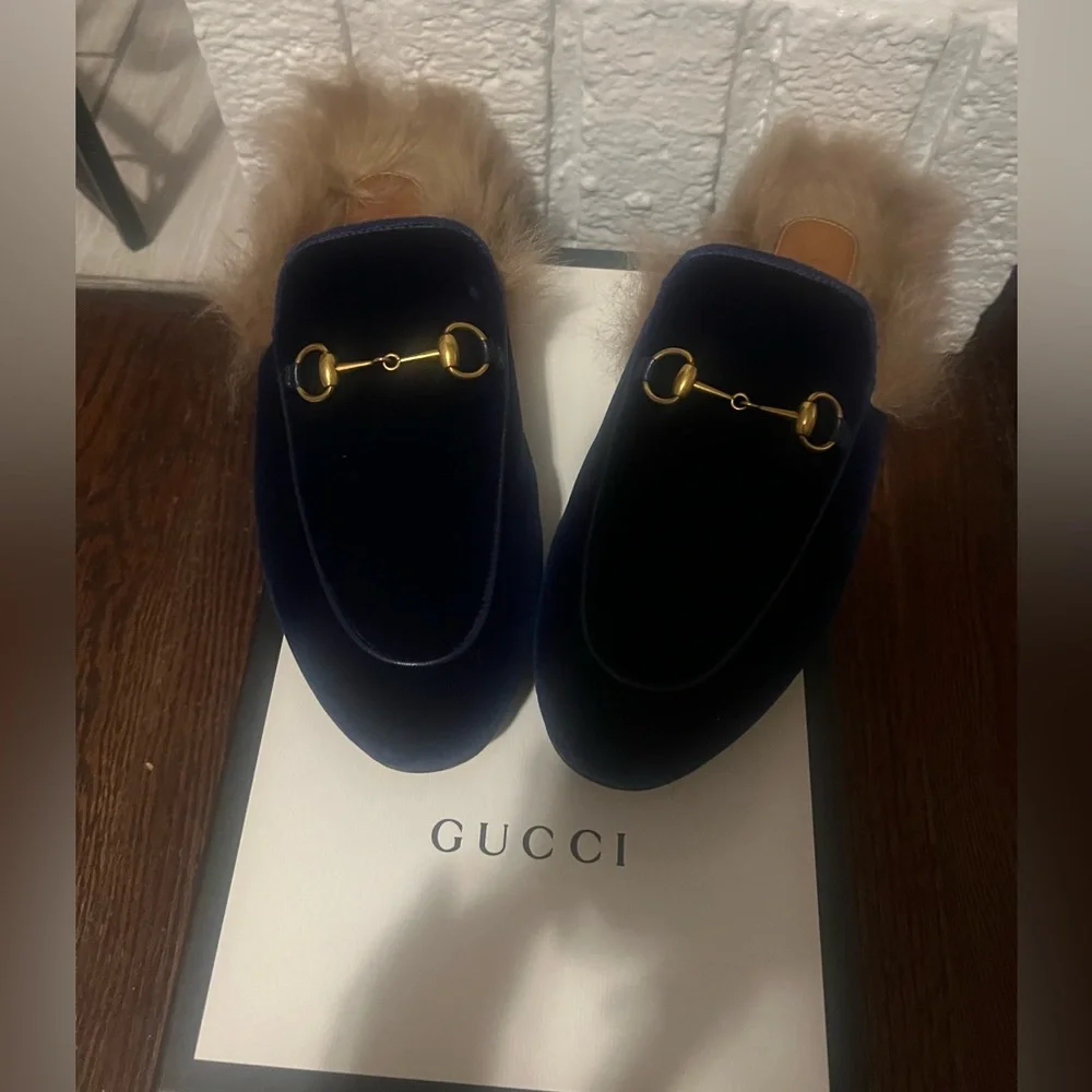 Gucci Princetown velvet mules with fur lining. Size 9 in cobalt blue. With box. - Picture 1 of 10